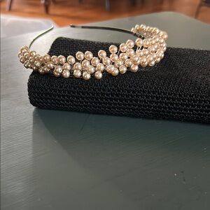 Elegant Cream and Silver Hair Accessory with Lustrous Beads